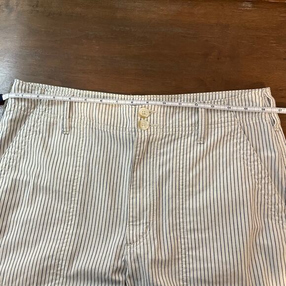 American Eagle White Blue Pinstriped Cotton Pants Patch Pockets Taper Leg Sz 8 - Picture 11 of 12